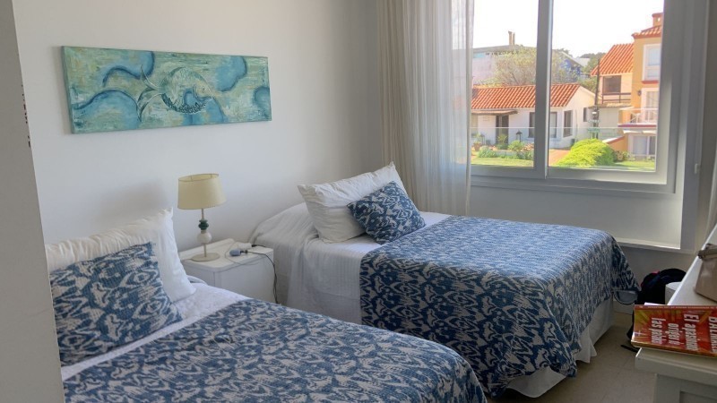 Departamento en alquiler en Manantiales a pasitos del agua y del centro.